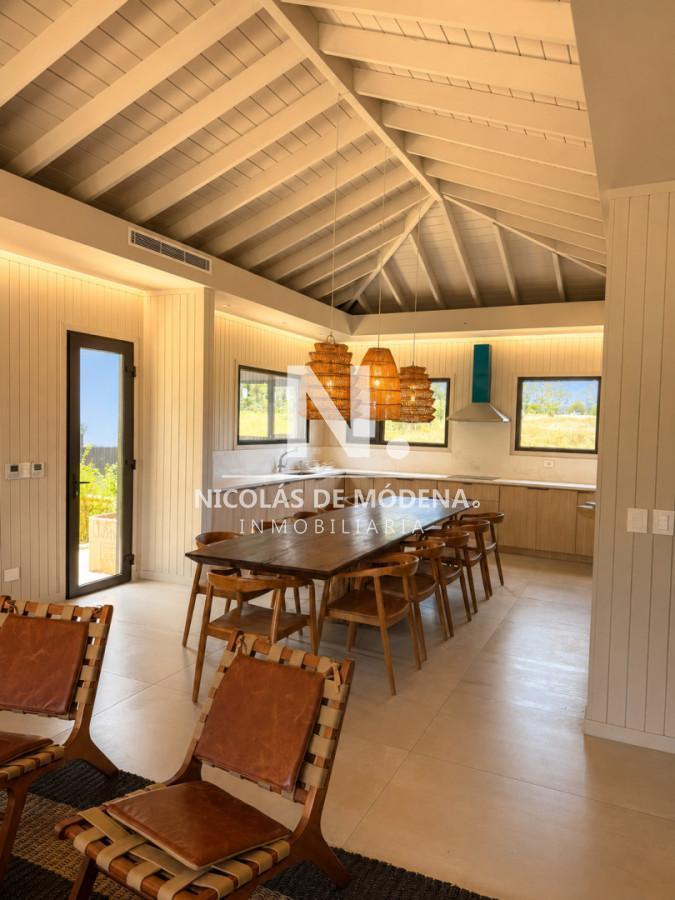 En alquiler espectacular casa de 4 dormitorios en suite, con piscina y pergola en Puerto Quetzal