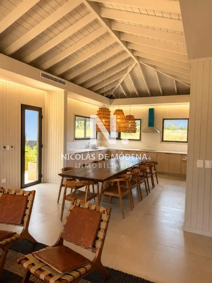 En alquiler espectacular casa de 4 dormitorios en suite, con piscina y pergola en Puerto Quetzal 5