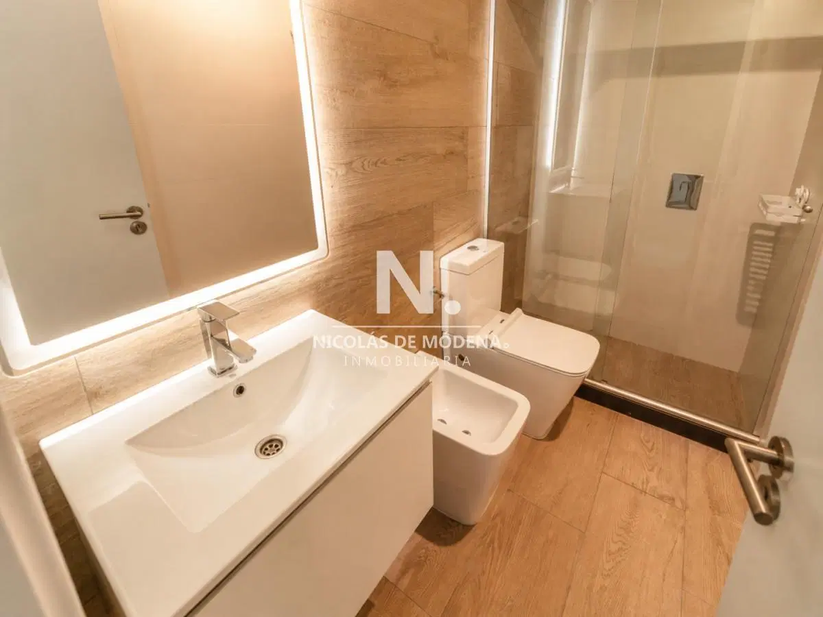 Vende espectacular apartamento de 2 dormitorios en primera linea, en Mansa Punta del Este 4