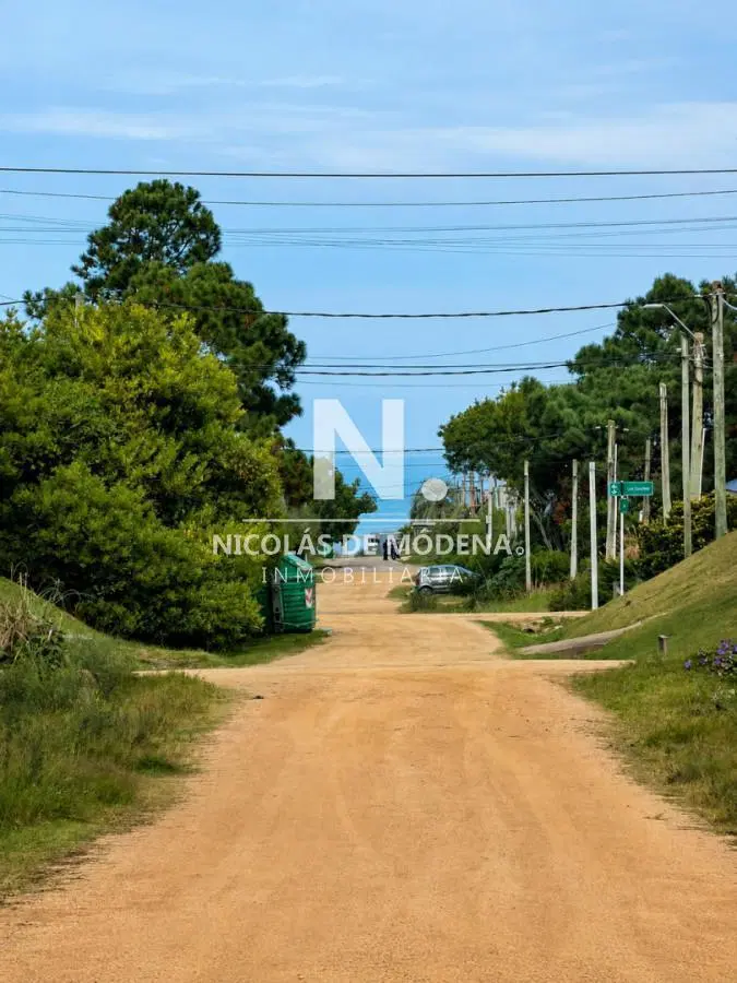 En venta terreno de 400m2 en Manantiales, Maldonado 3