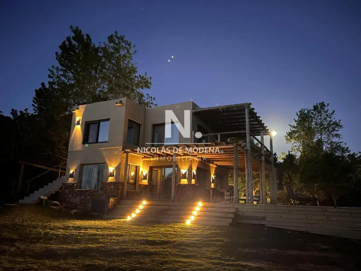 Chalet de 4 dormitorios en venta, moderno diseño 1