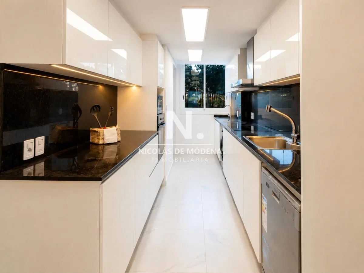 En venta apartamento de 2 dormitorios en Poseidon Laguna, Mansa Punta del Este 2