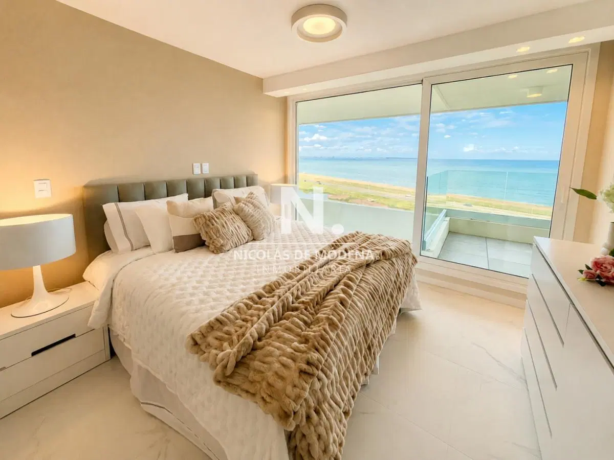 En venta apartamento de 2 dormitorios en Poseidon Laguna, Mansa Punta del Este 4