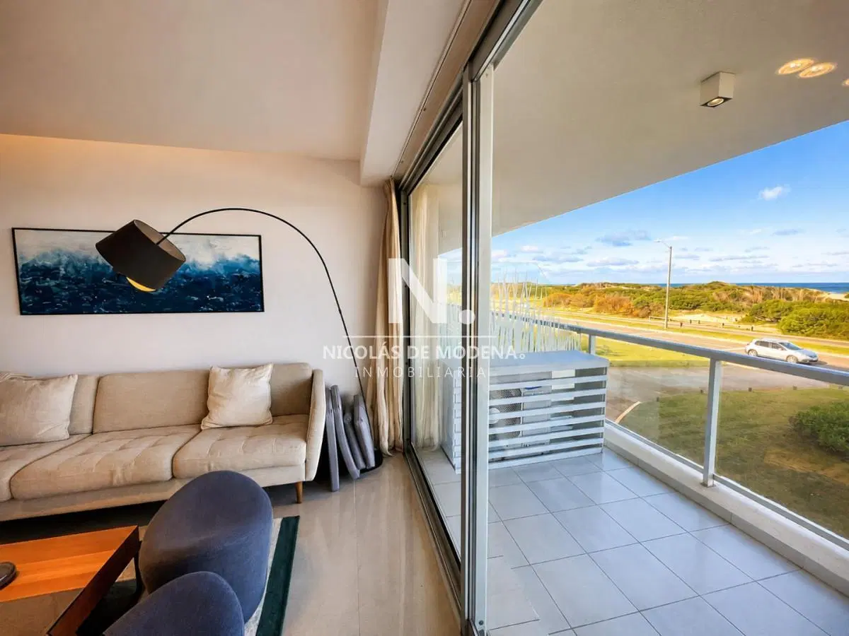 Vende departamento de 2 dormitorios y medio en Brava, Frente al mar 3