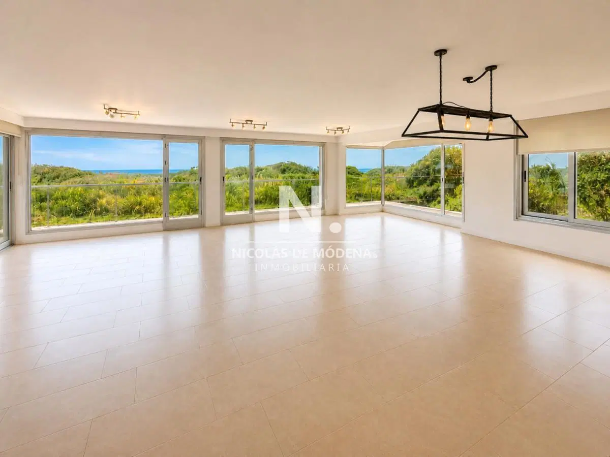 En venta apartamento con parrillero propio de 3 dormitorios y agradable vista 3