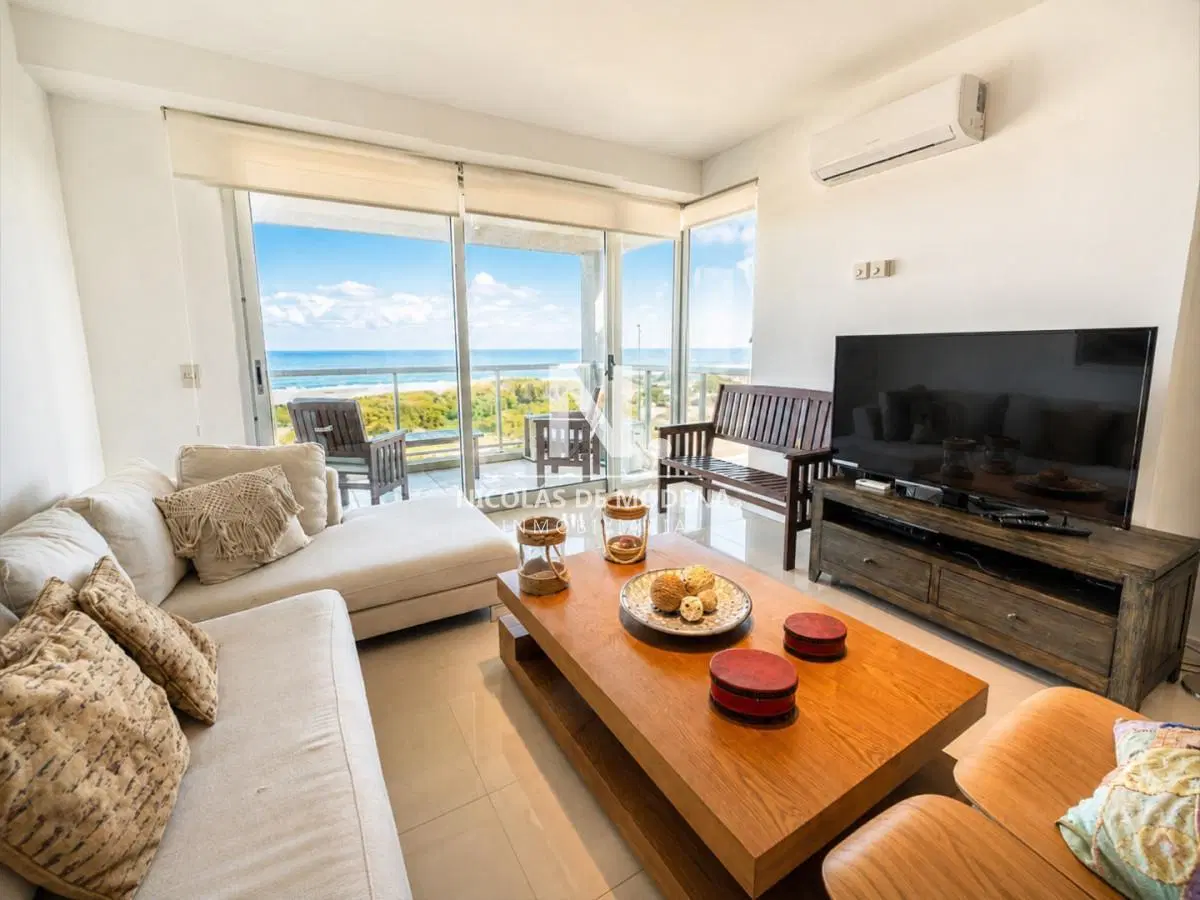 En venta apartamento de 3 dormitorios en Brava primera linea frente al mar 3
