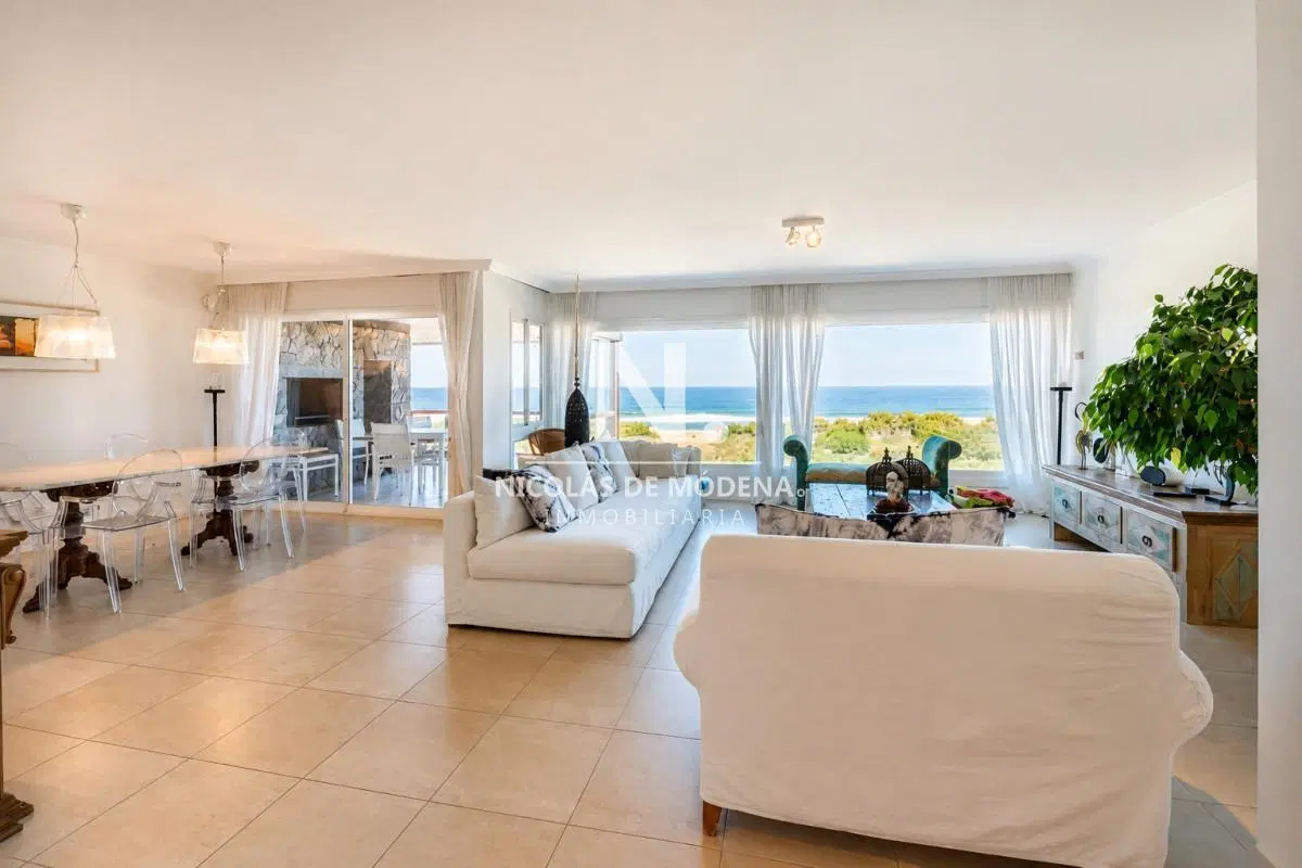 En venta apartamento de 3 dormitorios con vista al mar en Punta del Este 5