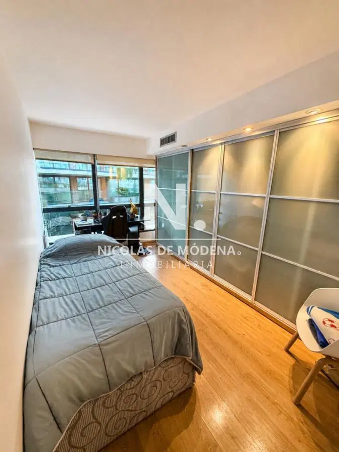 En venta apartamento de 2 dormitorios en venta, contrafrente enMansa, Punta del este 2