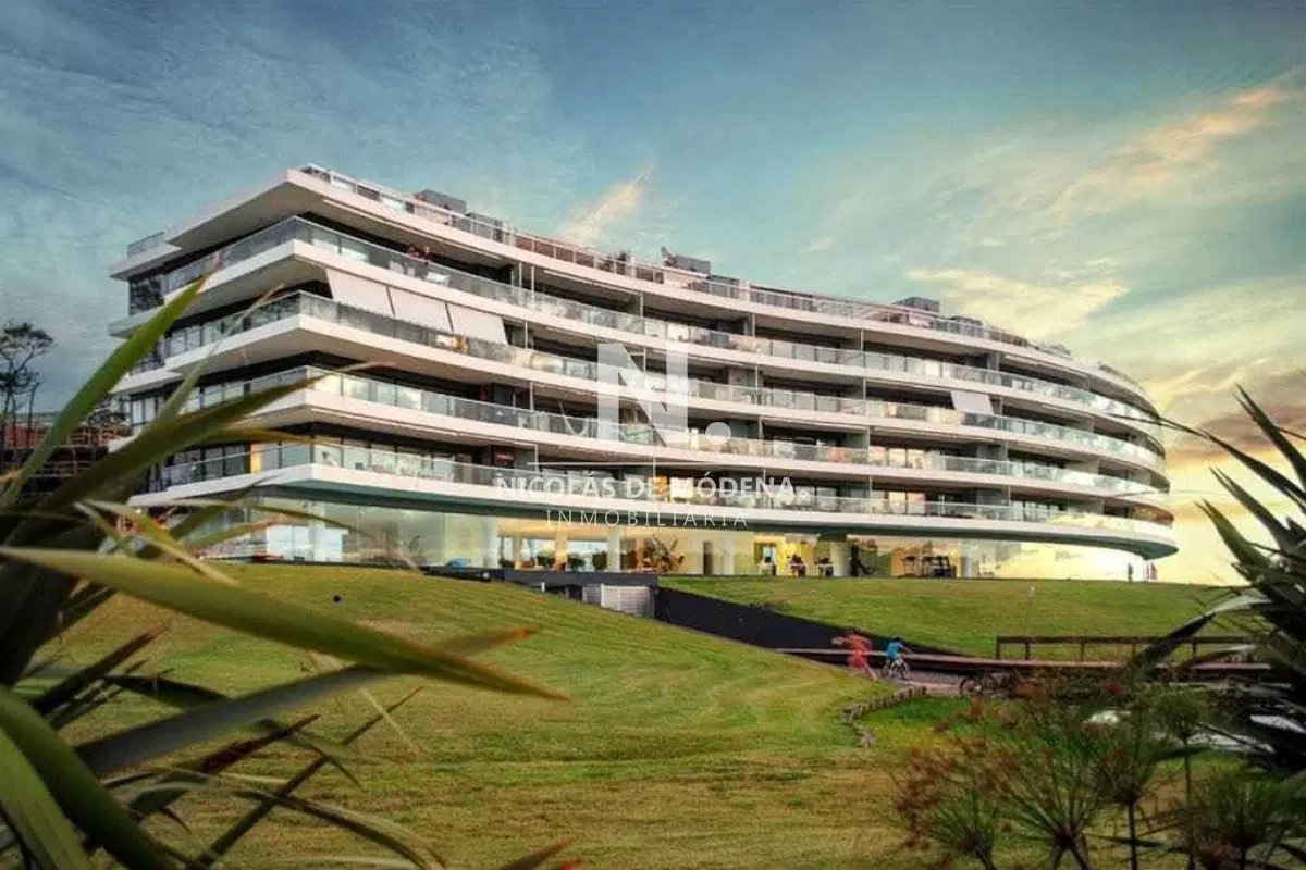 En venta apartamento de 2 dormitorios en venta, contrafrente enMansa, Punta del este 4