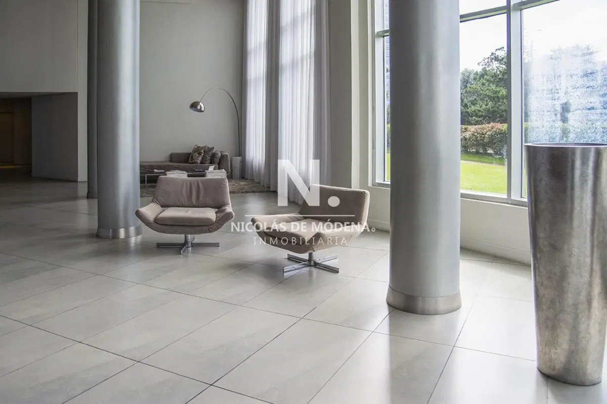 En venta apartamento de 1 dormitorio con vista agradable en Ocean Drive, Punta del Este 4