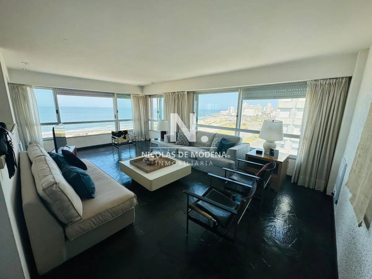 Apartamento de 3 dormitorios en venta en Punta del Este 2