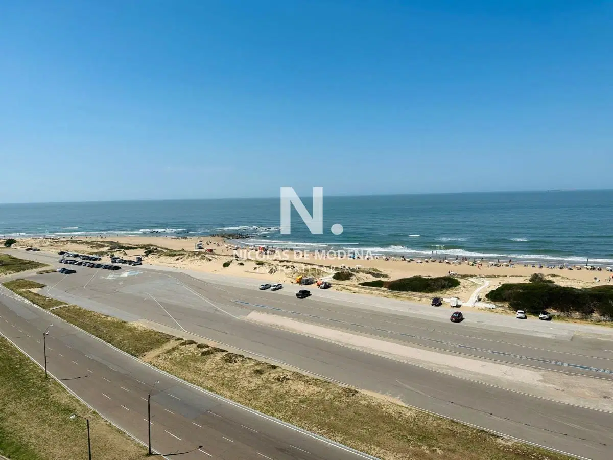 Apartamento de 3 dormitorios en venta en Punta del Este 3