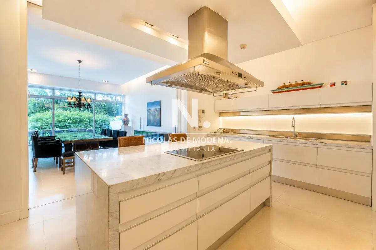 En venta apartamento de 3 dormitorios mas dep de servicio en venta, Brava Punta del Este 4