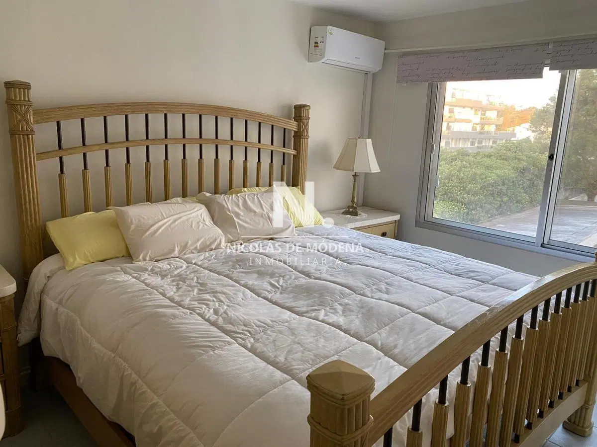 Venta Apartamento de 2 dormitorios en Pinares, Punta del Este. Frente al mar! 1