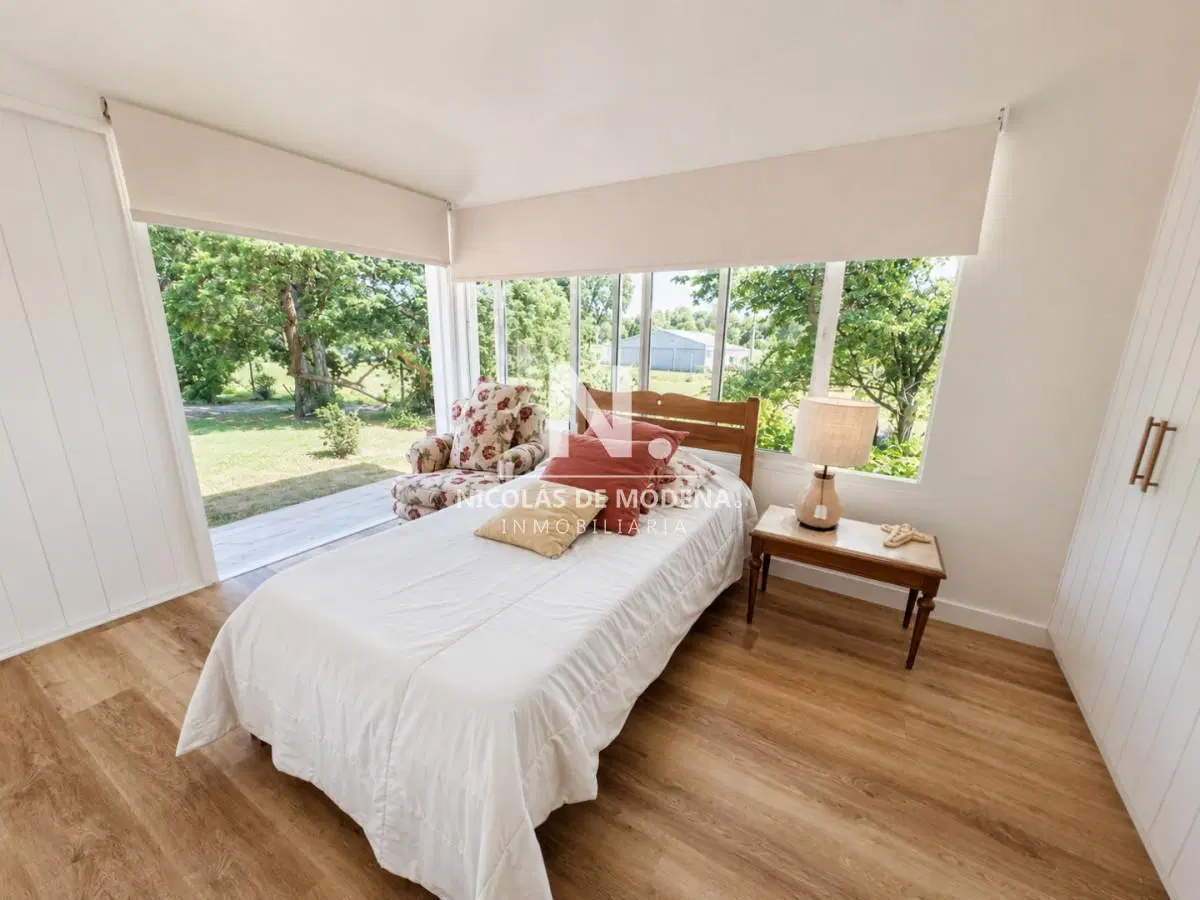 En venta casa de 5 dormitorios en Punta del Este, Golf. Con parrillero y piscina 3