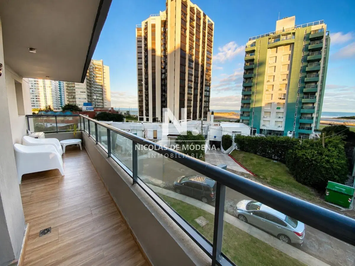 En venta apartamento impecable de 2 dormitorios en Playa Brava, Punta del Este 2