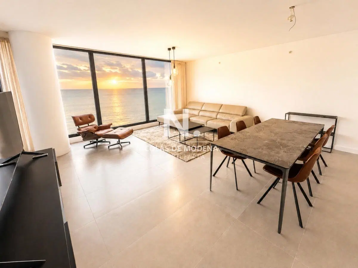 Vende apartamento de 3 dormitorios frente al mar en Mansa, Punta del Este 2