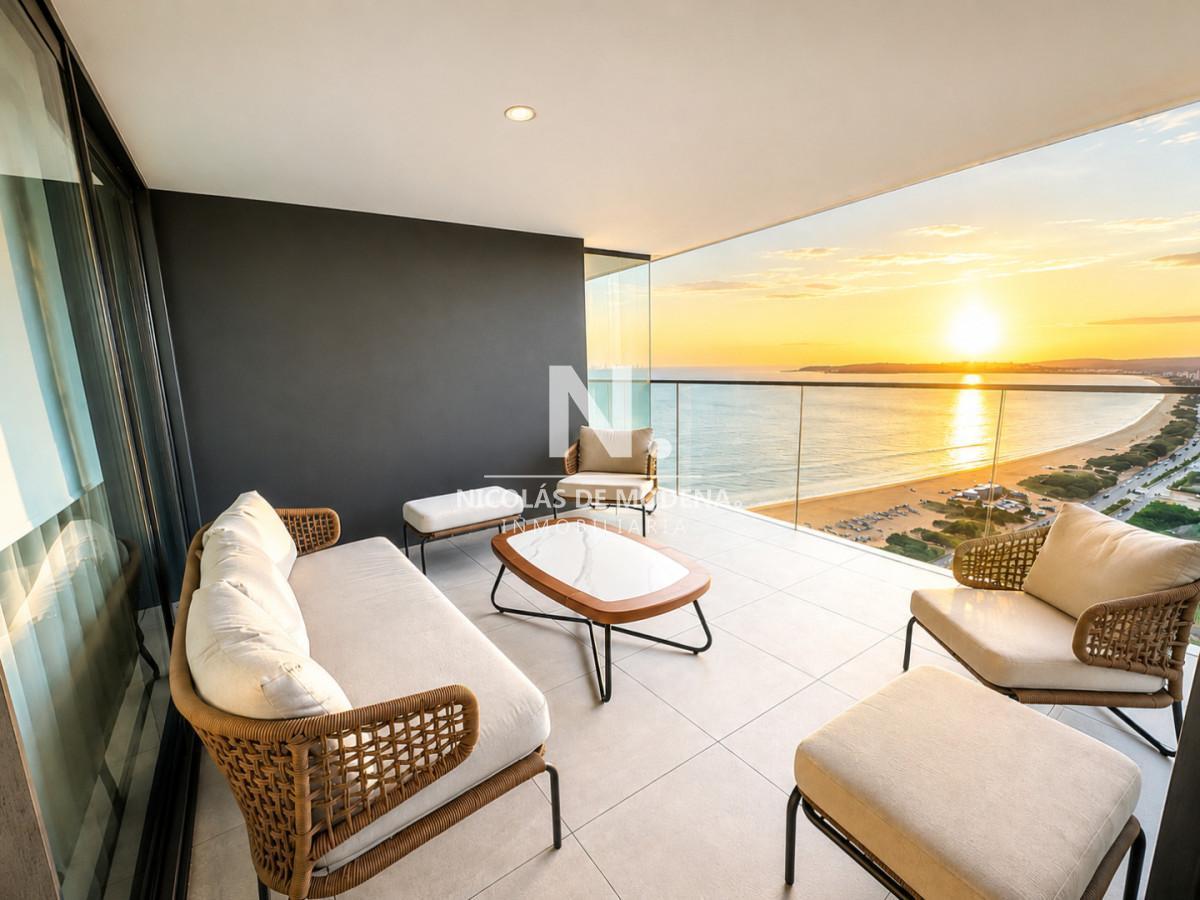 Vende apartamento de 3 dormitorios frente al mar en Mansa, Punta del Este