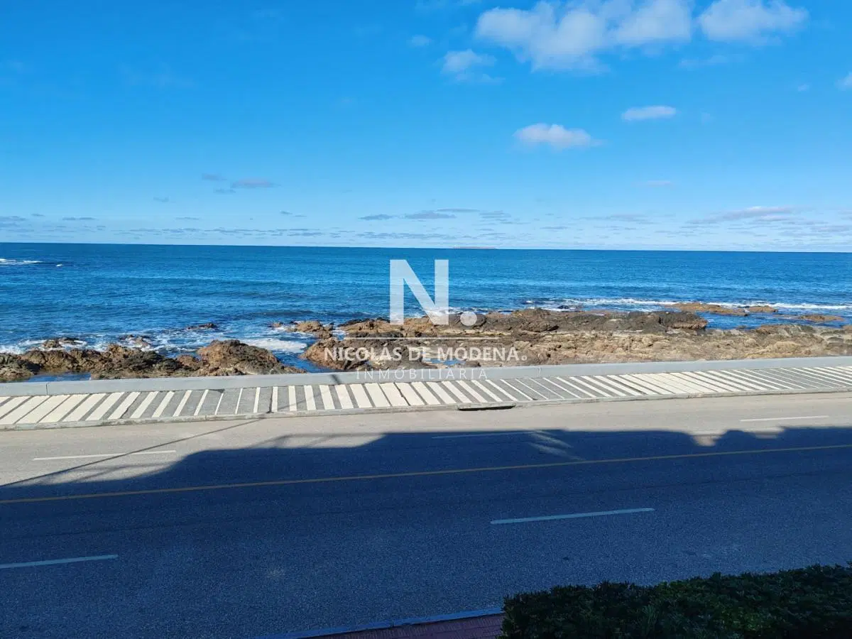 Vende departamento de 4 dormitorios 8