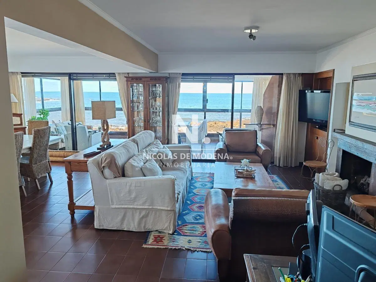 Vende departamento de 4 dormitorios 1