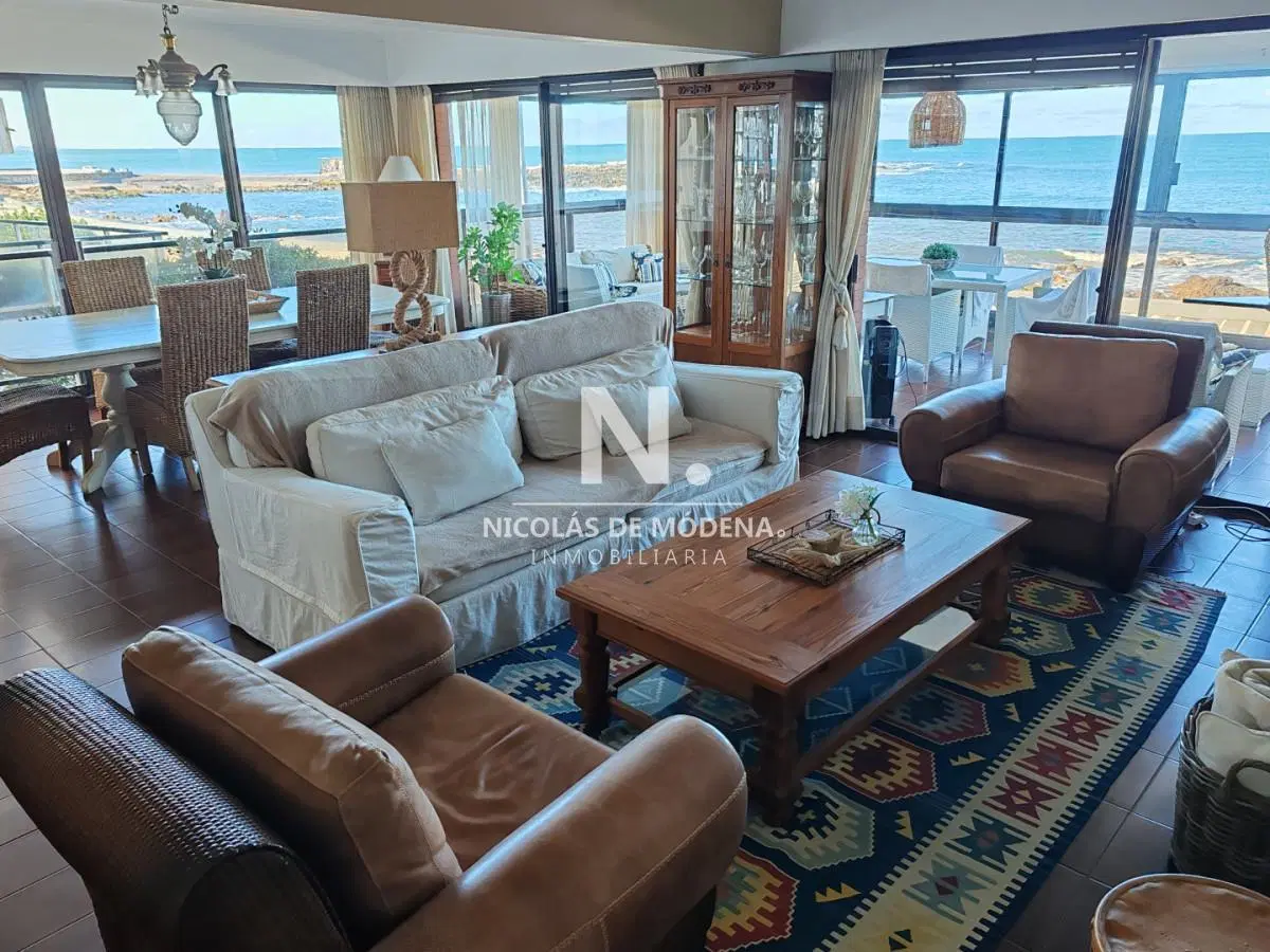 Vende departamento de 4 dormitorios 2