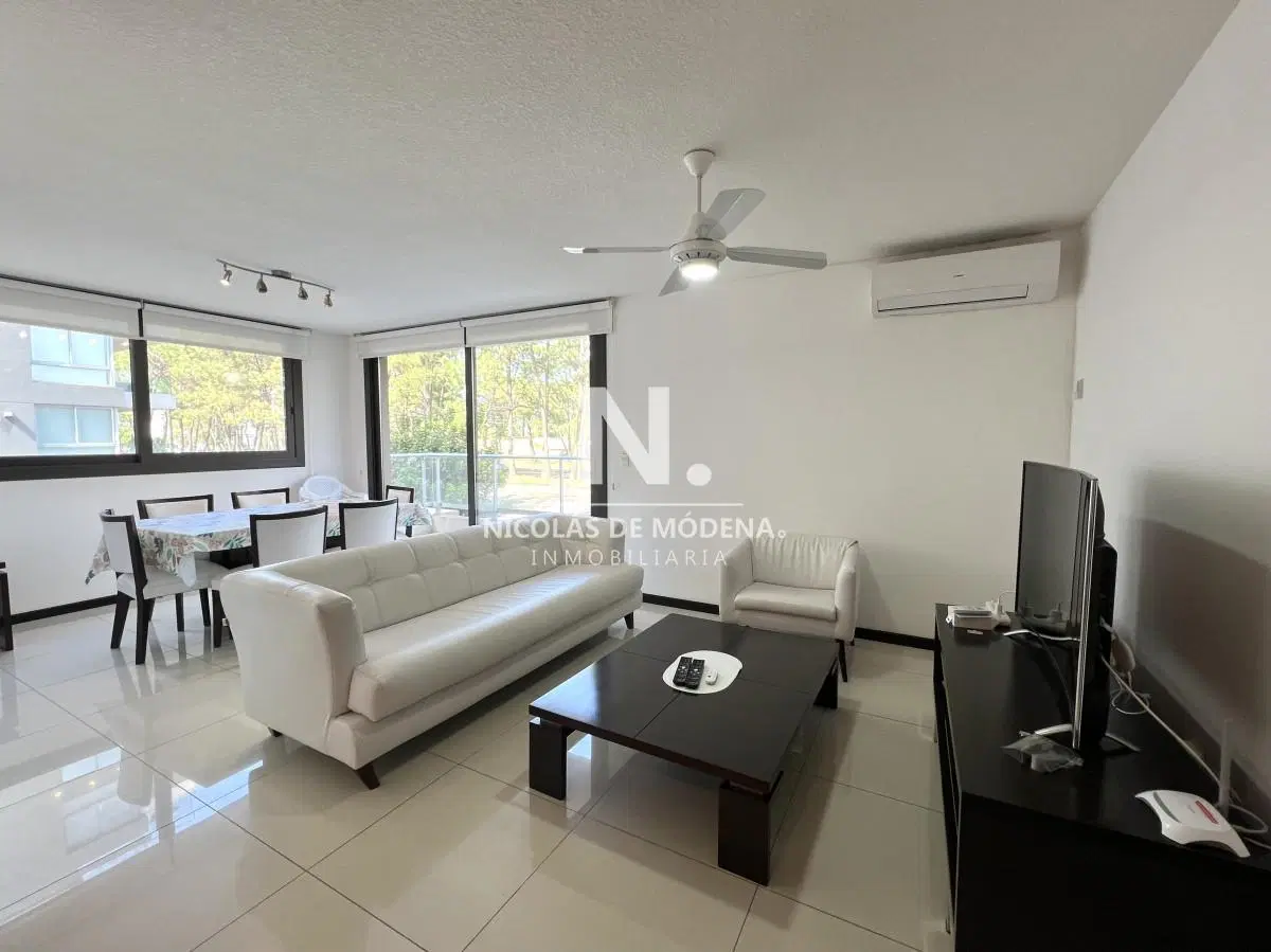 Apartamento en venta y alquiler de 3 Dormitorios Punta del Este 3