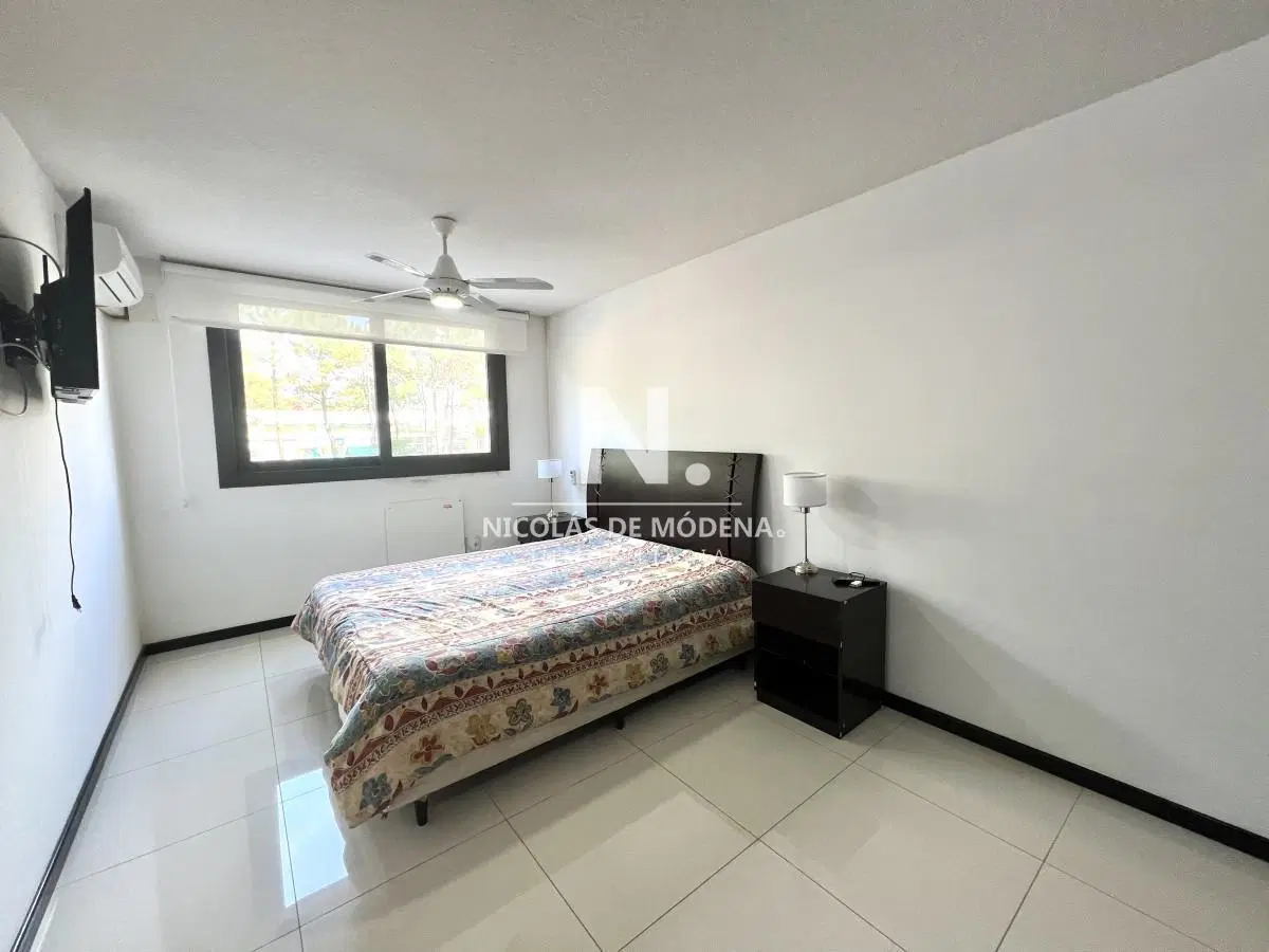 Apartamento en venta y alquiler de 3 Dormitorios Punta del Este 1