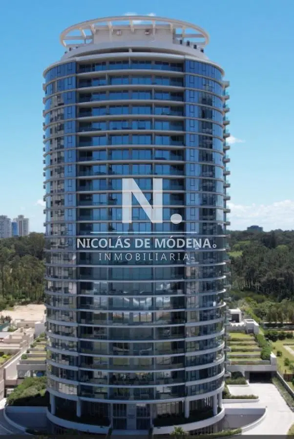 Apartamento de 4 dormitorios en venta en Trump Tower, piso alto 4