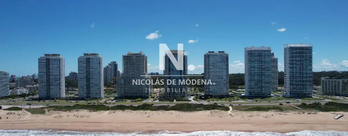 Apartamento de 4 dormitorios en venta en Trump Tower, piso alto 5