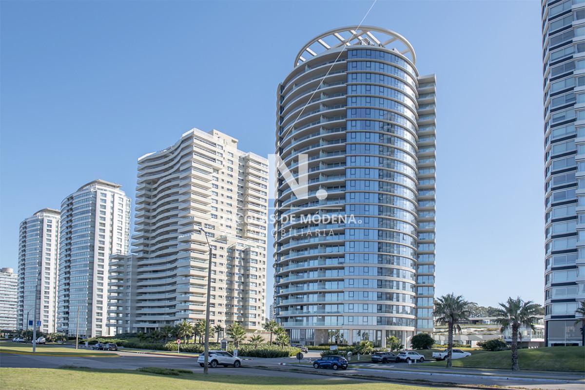 Apartamento de 4 dormitorios en venta en Trump Tower, piso alto