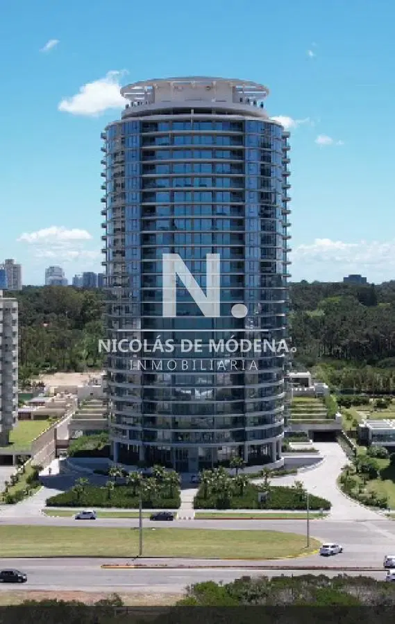 Apartamento de 4 dormitorios en venta en Trump Tower, piso alto 2
