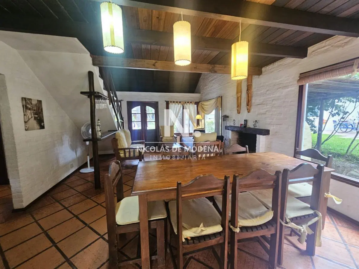 CASA EN VENTA SOLANAS 5