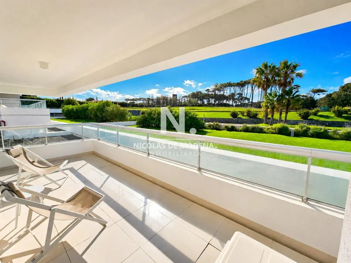 En venta en apartamento de 4 dormitorios con agradable vista a metros del mar, Brava Punta del Este 2