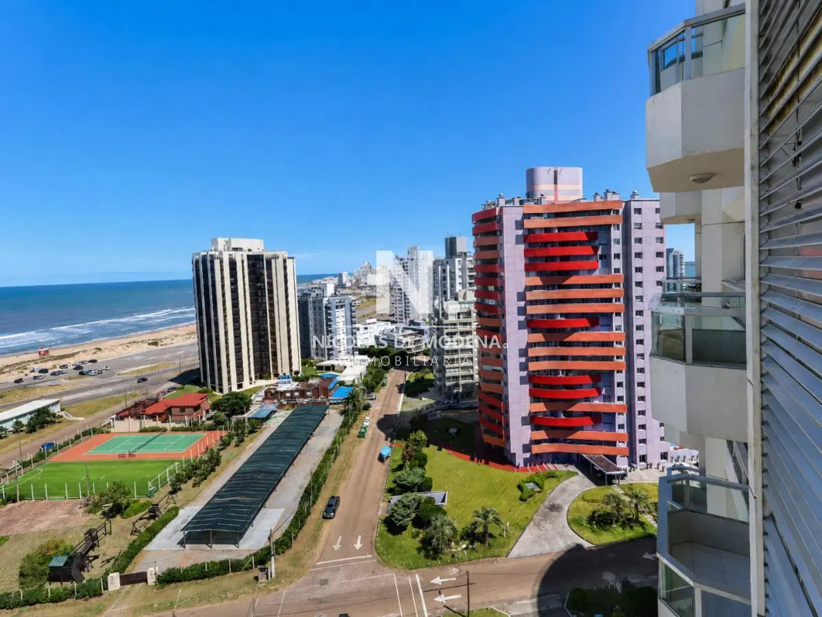 En venta apartamento en Torre Marina,  de 1 dormitorio en Brava, Punta del Este 4