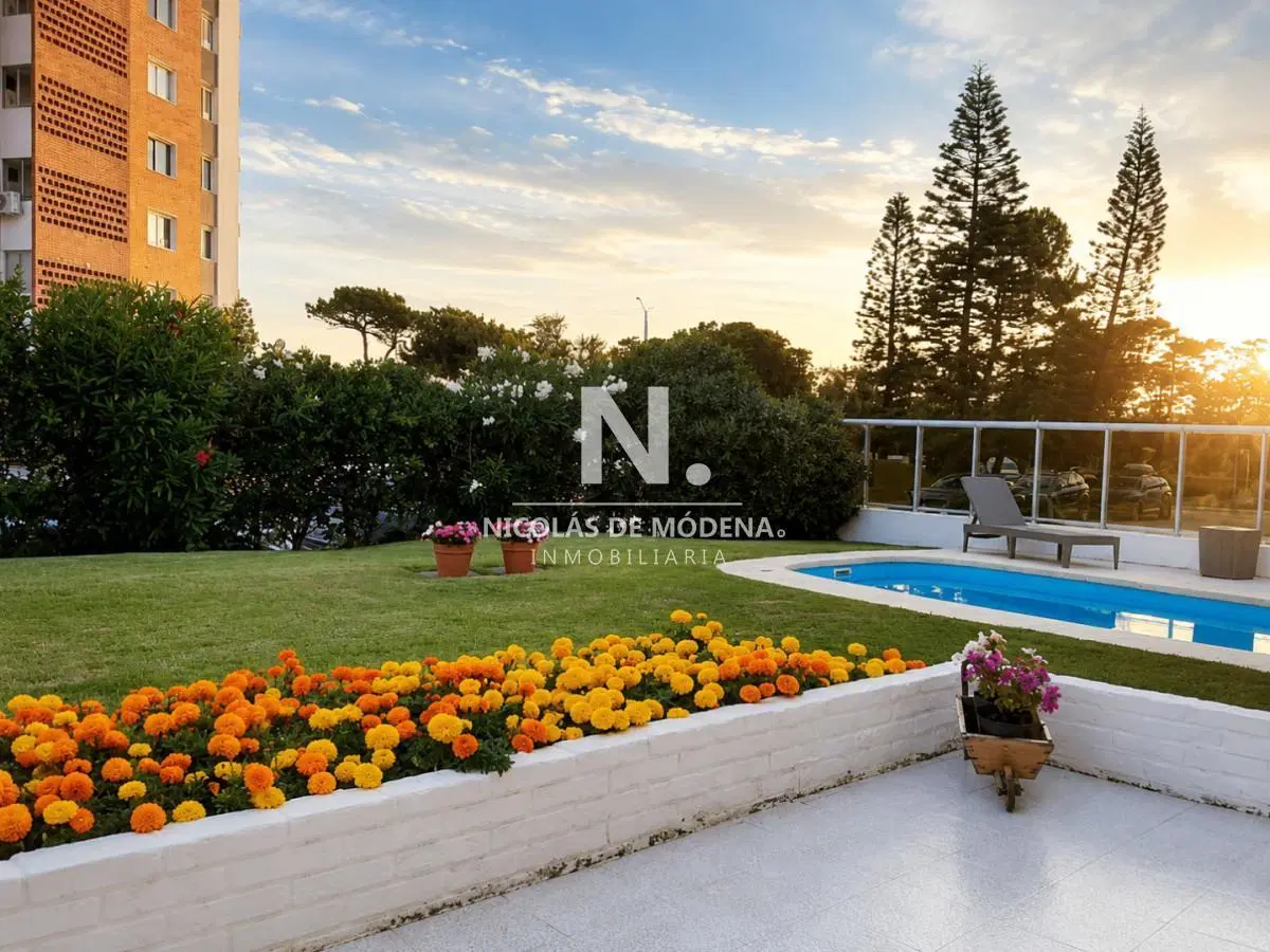 Casa de 5 dormitorios,  con piscina y parrillero en Mansa, Punta del Este 5