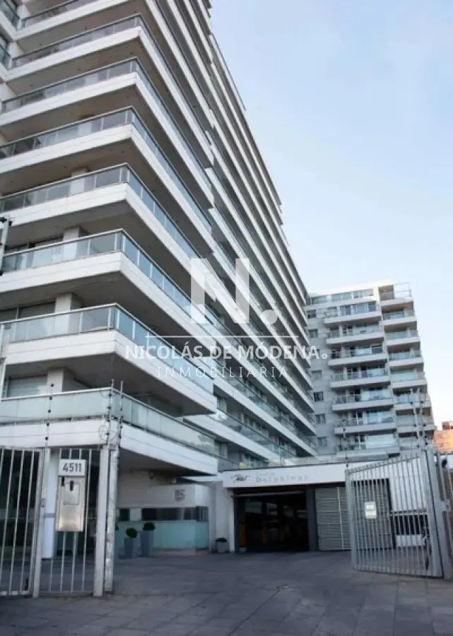 Venta Apartamento en Edificio Delphinus, Malvin Frente al Mar, 3 Dormitorios, Terraza, 2 garajes, Pi 4