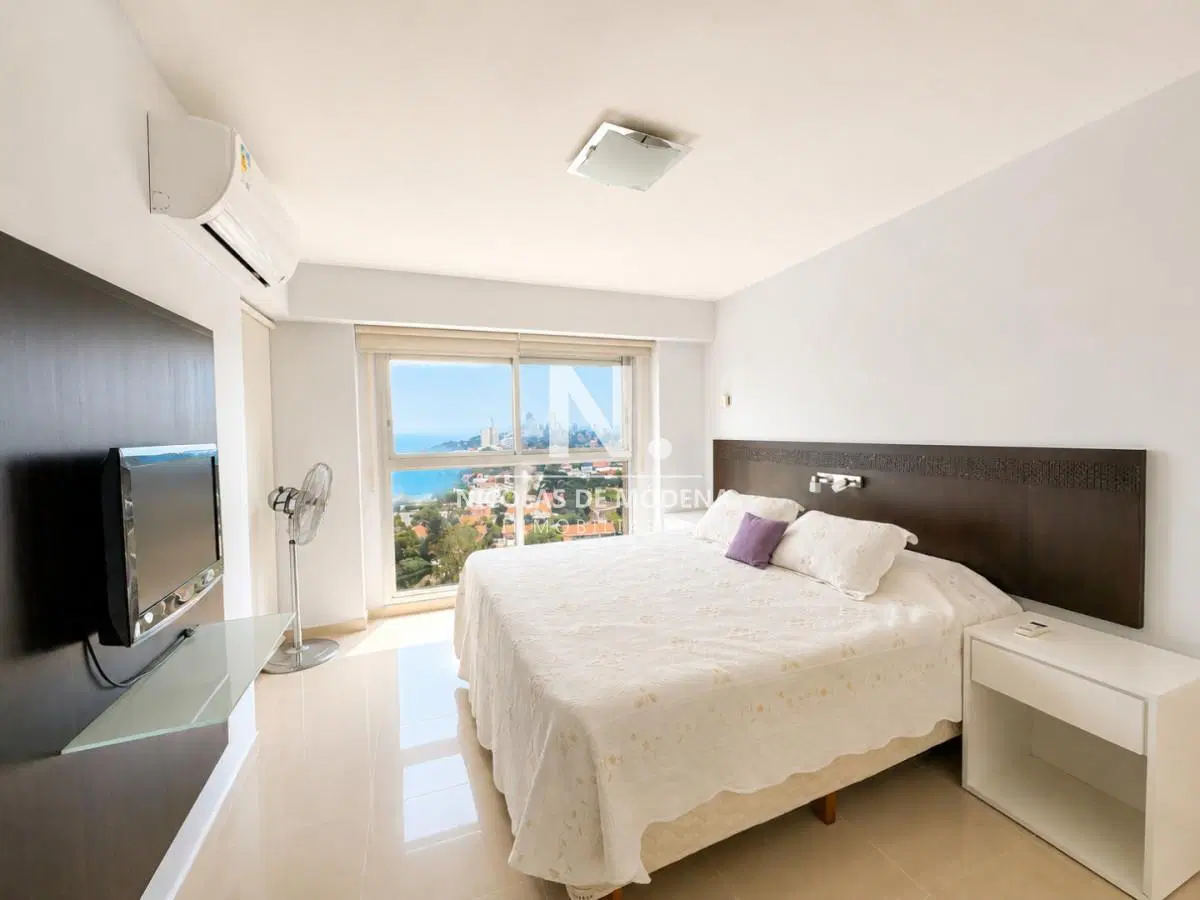 Espectacular Apartamento en Venta y en Alquiler de temporada -Primera linea Playa Mansa 2