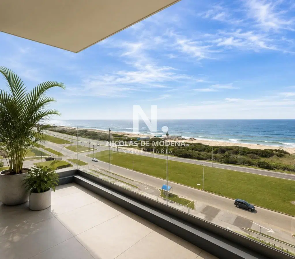 Apartamento de 3 Dormitorios en Brava, Punta del Este 2