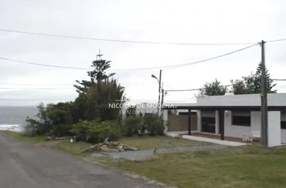 Casa frente al mar en La Barra 1