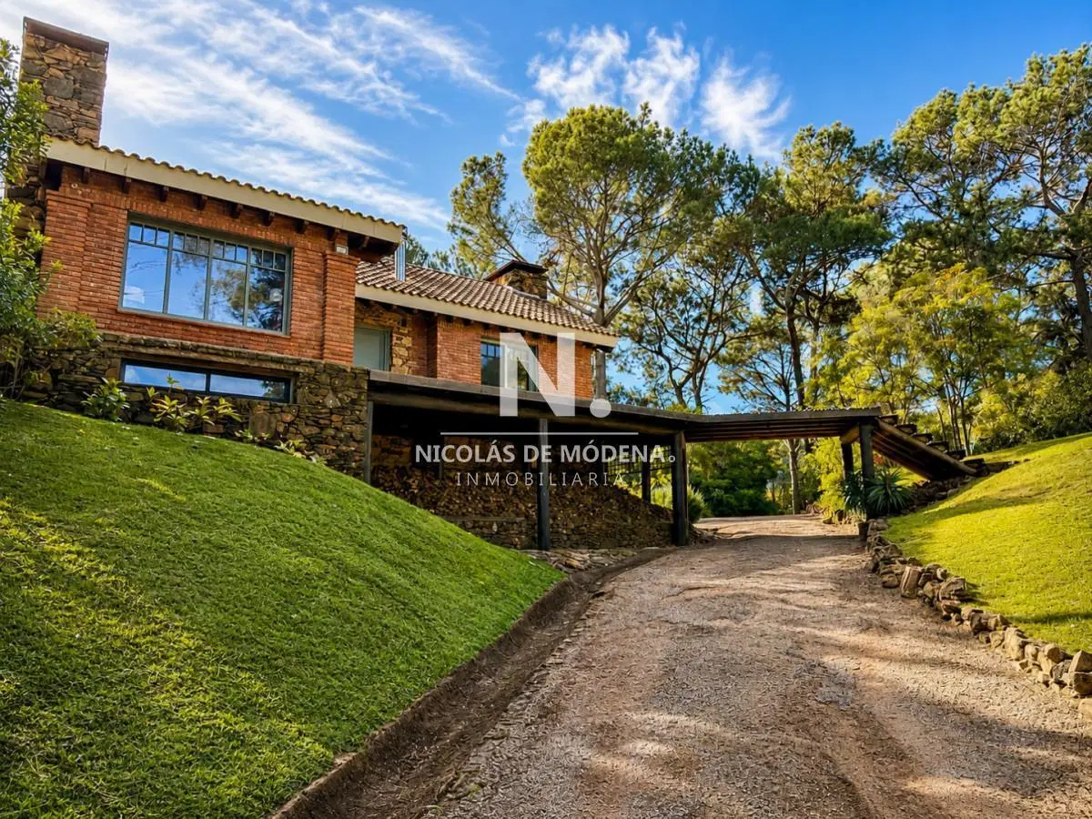 En venta en Punta Ballena, casa de 4 dormitorios con parrillero 3