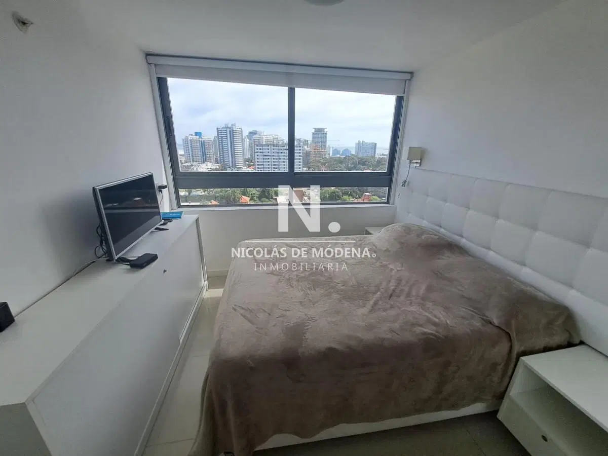 Apartamento de 2 dormitorios en venta en Punta del Este 5