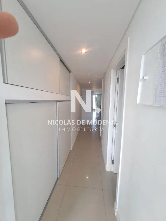 Apartamento de 2 dormitorios en venta en Punta del Este 3