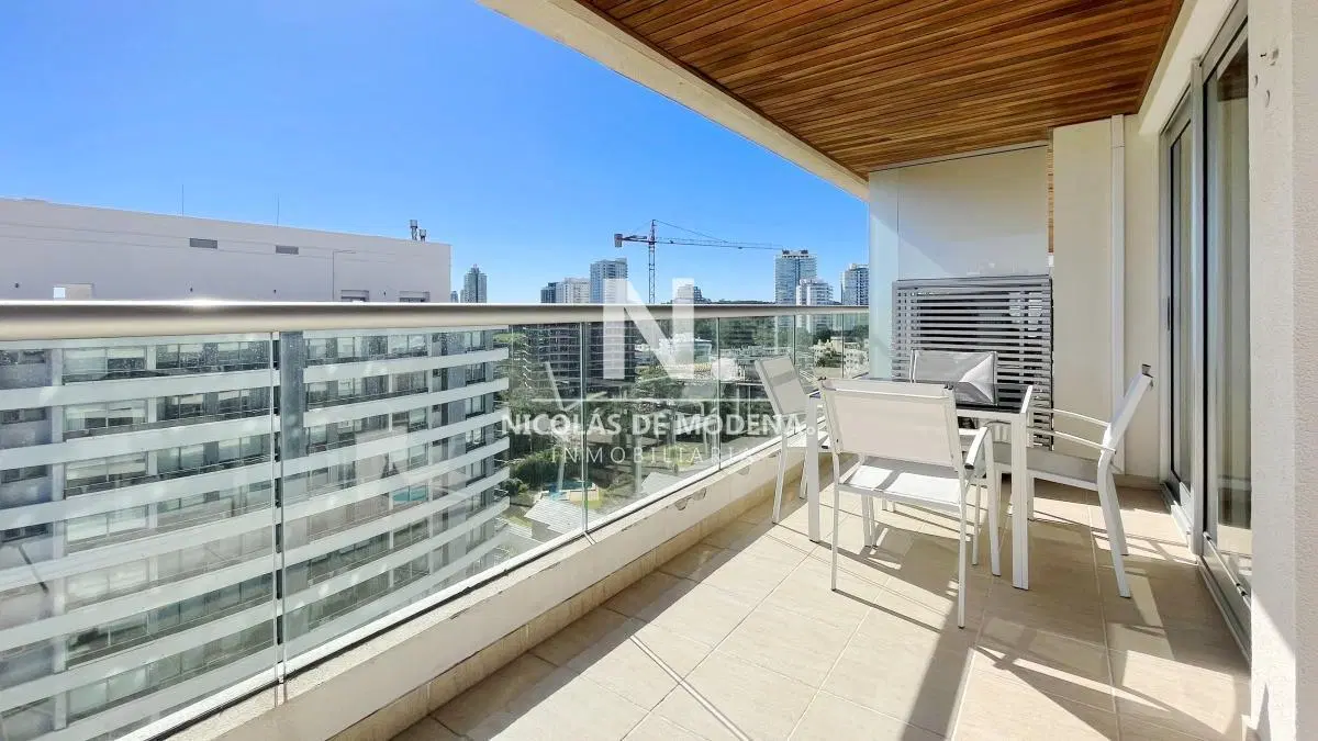 Vende apartamento de 2 dormitorios en Playa Brava, Punta del Este 3