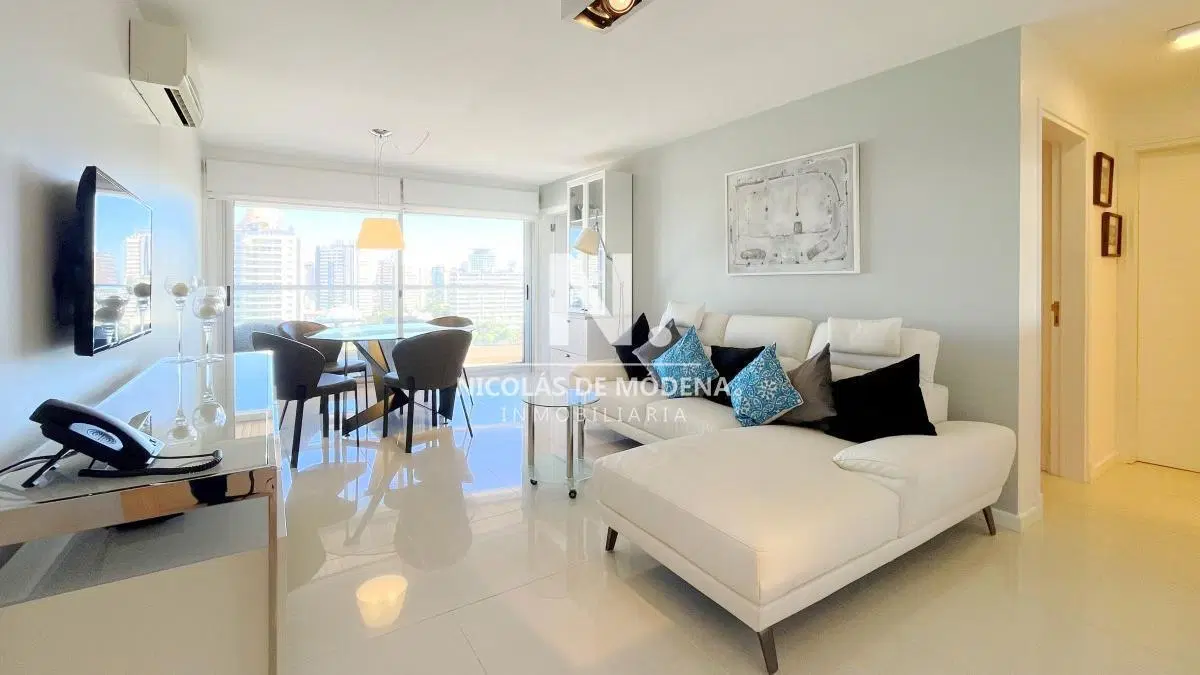 Vende apartamento de 2 dormitorios en Playa Brava, Punta del Este 4