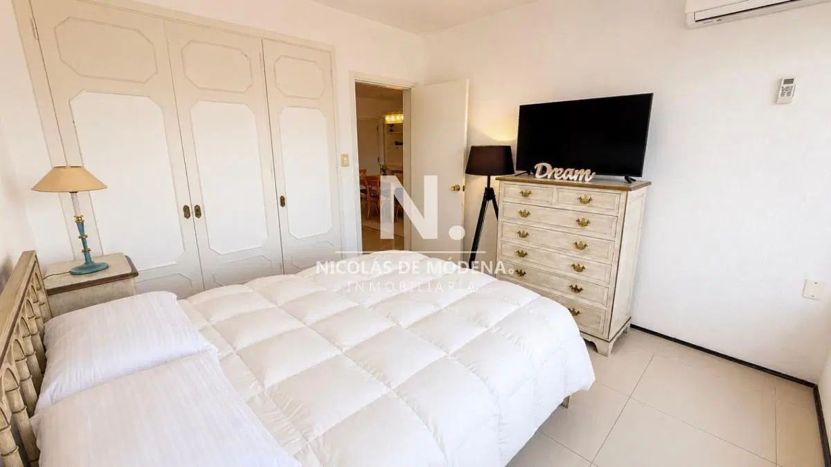En venta apartamento de 1 dormitorio en Punta del Este, con vista al mar 3