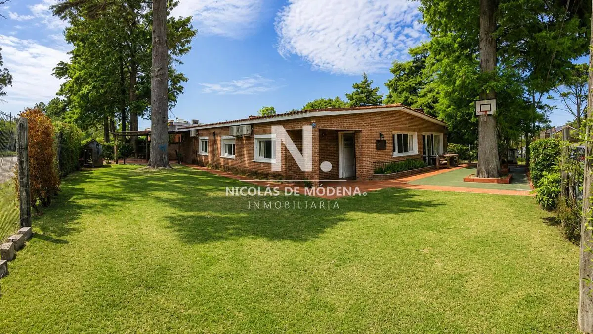 En venta casa de 3 dormitorios en Pinares, Punta del Este 2