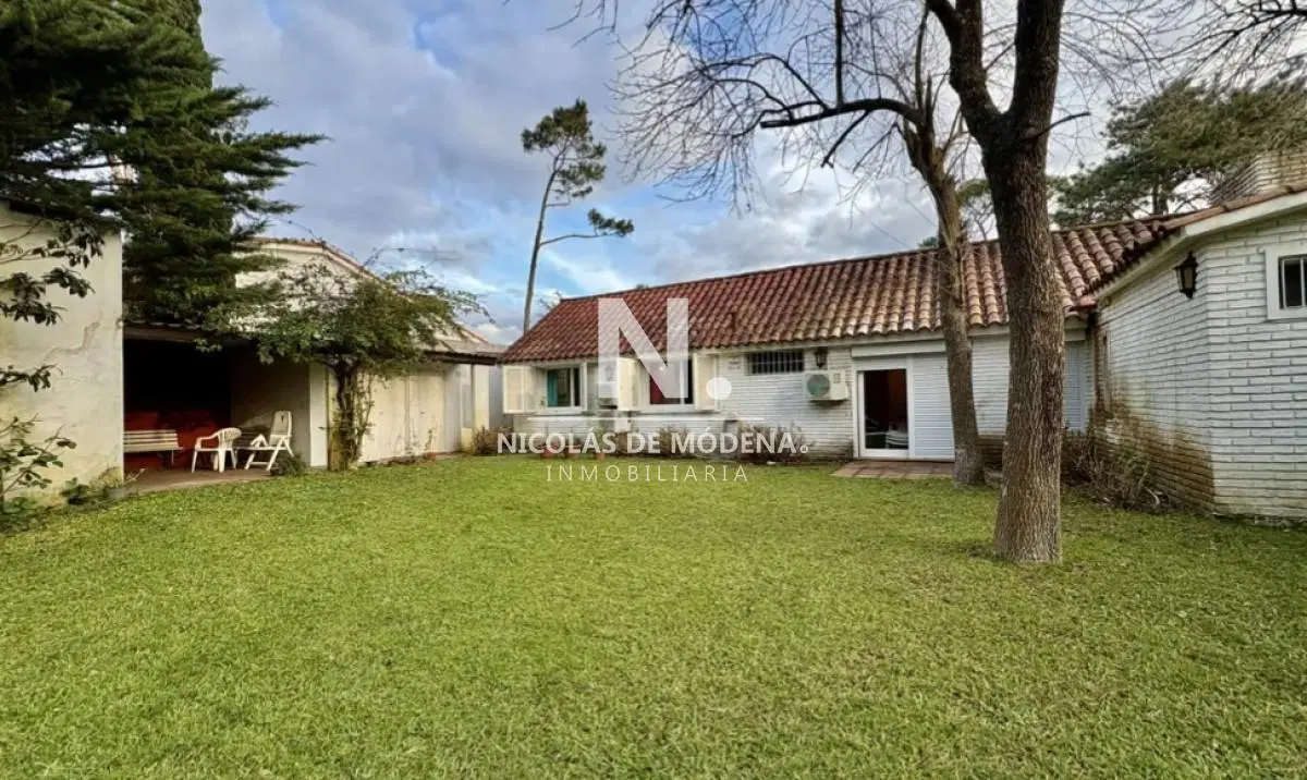 Casa en venta 5 dorm y piscina en Pinares Punta del este 2