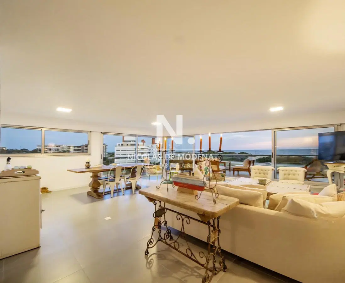 En venta en zona playera, apartamento de 3 dormitorios en Brava, Punta del Este 4