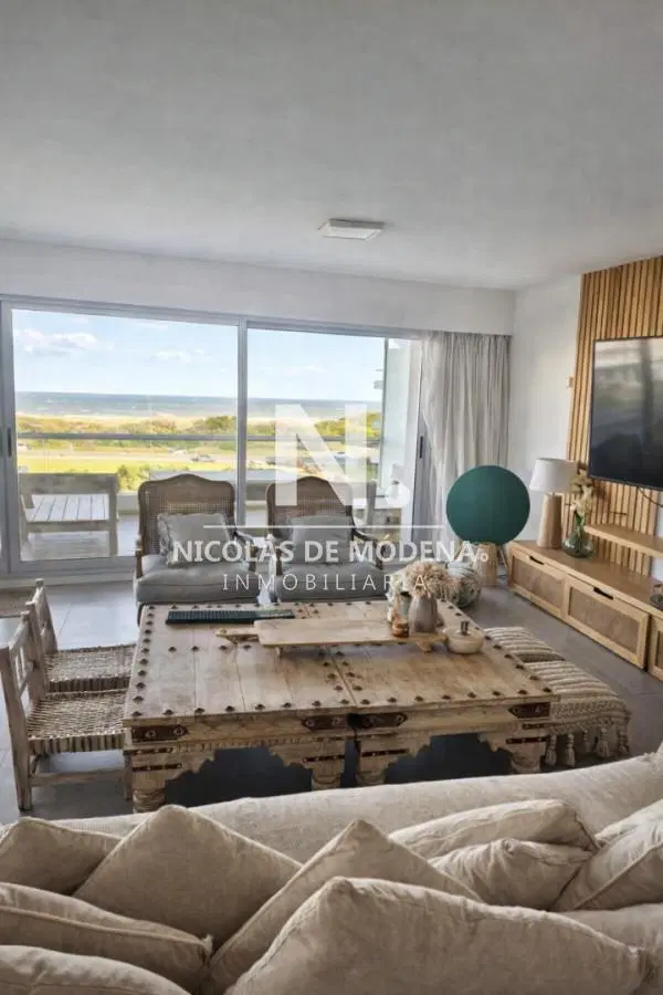 En venta en zona playera, apartamento de 3 dormitorios en Brava, Punta del Este 2