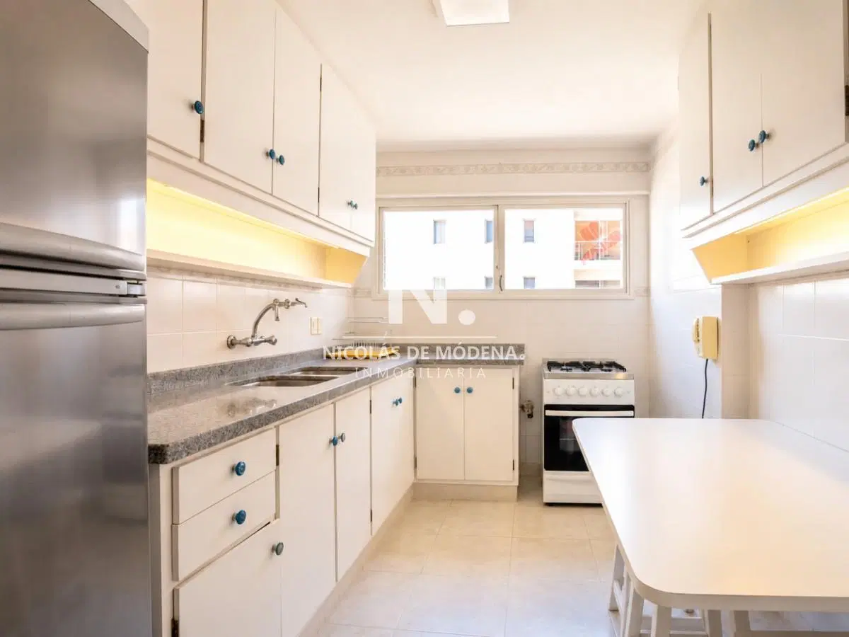 En venta apartamento de 2 dormitorios frente al Mar - Playa Mansa, Punta del Este 8